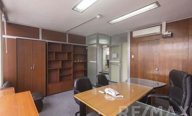 Local Comercial de 2,000 mt ubicado en la cuadra 24 de la Av. Venezuela