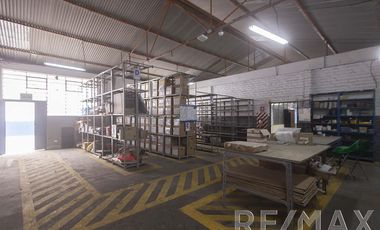 Local Comercial de 2,000 mt ubicado en la cuadra 24 de la Av. Venezuela