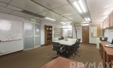 Local Comercial de 2,000 mt ubicado en la cuadra 24 de la Av. Venezuela