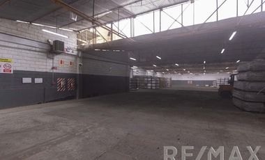 Local Comercial de 2,000 mt ubicado en la cuadra 24 de la Av. Venezuela