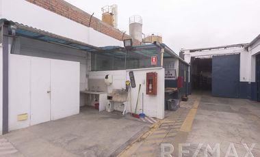 Local Comercial de 2,000 mt ubicado en la cuadra 24 de la Av. Venezuela