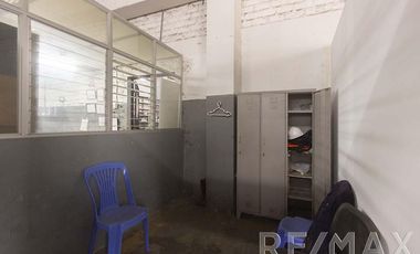 Local Comercial de 2,000 mt ubicado en la cuadra 24 de la Av. Venezuela