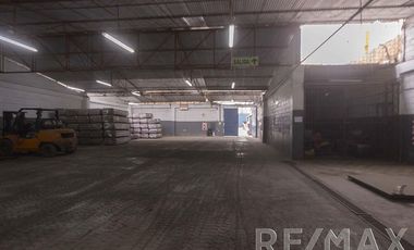 Local Comercial de 2,000 mt ubicado en la cuadra 24 de la Av. Venezuela