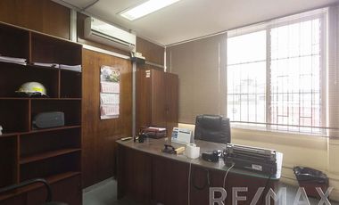 Local Comercial de 2,000 mt ubicado en la cuadra 24 de la Av. Venezuela