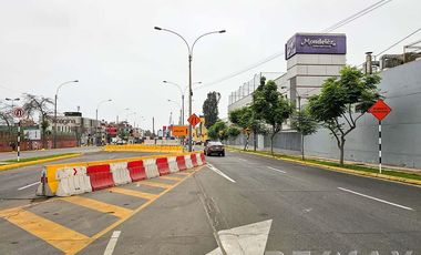 Local Comercial de 2,000 mt ubicado en la cuadra 24 de la Av. Venezuela