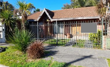 HERMOSO CHALET ITUZAINGO NORTE. MUY BUENA UBICACION