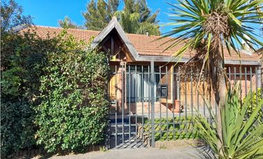 HERMOSO CHALET ITUZAINGO NORTE. MUY BUENA UBICACION