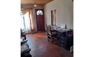 HERMOSO CHALET ITUZAINGO NORTE. MUY BUENA UBICACION