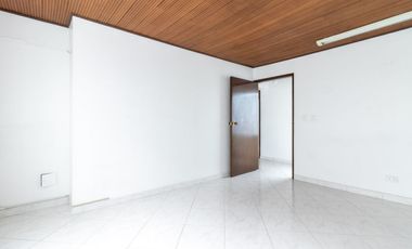 oficina en arriendo en santa paula. Cod A5871