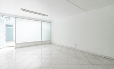 oficina en arriendo en santa paula. Cod A5871