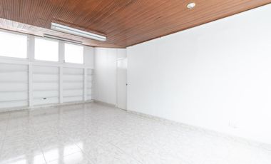 oficina en arriendo en santa paula. Cod A5871