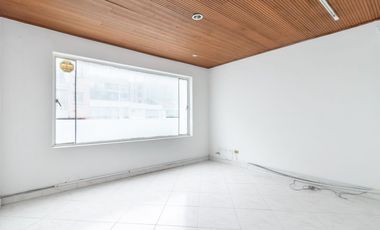oficina en arriendo en santa paula. Cod A5871