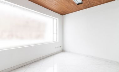oficina en arriendo en santa paula. Cod A5871