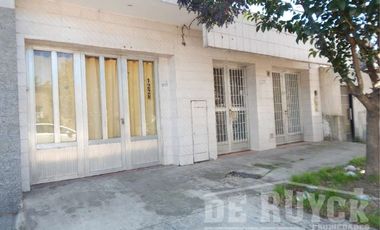 Casa en venta en Quilmes Este