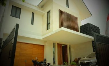 Di Jual Rumah Cantik Minimalis Jl. Cipete Raya, Jakarta Selatan