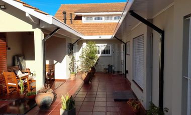 Casa - Burzaco