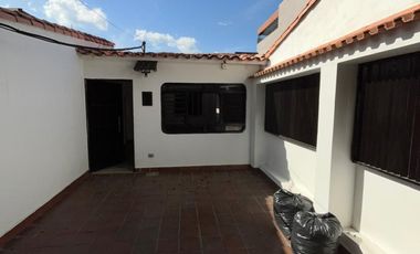 casa en arriendo/venta en los pinos. Cod A3266