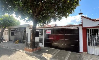 casa en arriendo/venta en los pinos. Cod A3266