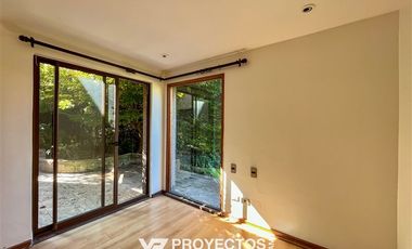 Casa en arriendo de 5 dorm. en Las Condes