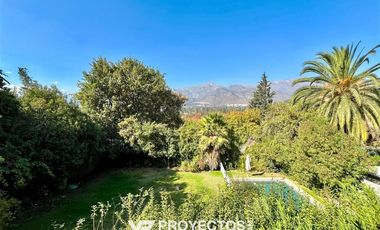 Casa en arriendo de 5 dorm. en Las Condes