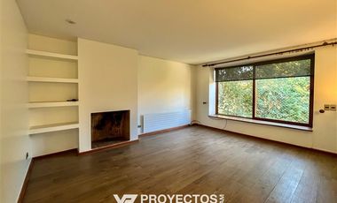 Casa en arriendo de 5 dorm. en Las Condes