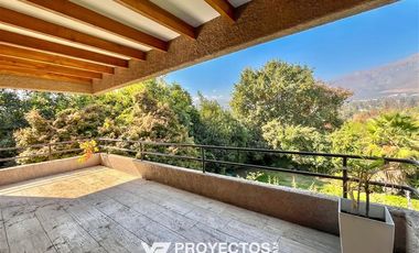 Casa en arriendo de 5 dorm. en Las Condes