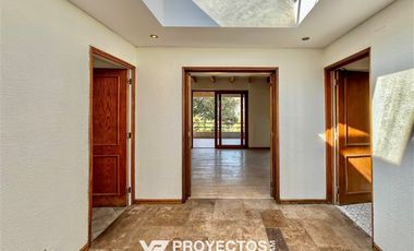 Casa en arriendo de 5 dorm. en Las Condes