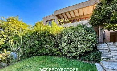 Casa en arriendo de 5 dorm. en Las Condes