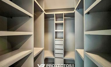 Casa en arriendo de 5 dorm. en Las Condes