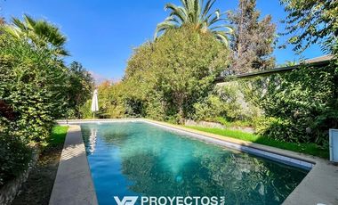 Casa en arriendo de 5 dorm. en Las Condes