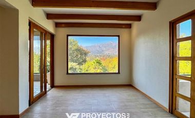 Casa en arriendo de 5 dorm. en Las Condes