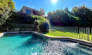 Casa en arriendo de 5 dorm. en Las Condes