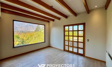 Casa en arriendo de 5 dorm. en Las Condes