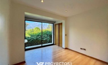 Casa en arriendo de 5 dorm. en Las Condes
