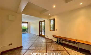 Casa en arriendo de 5 dorm. en Las Condes