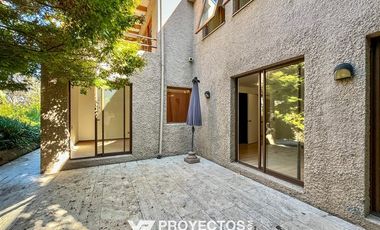 Casa en arriendo de 5 dorm. en Las Condes