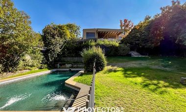 Casa en arriendo de 5 dorm. en Las Condes
