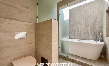 Casa en arriendo de 5 dorm. en Las Condes
