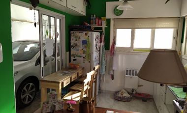 Casa PH en venta en Bernal Centro