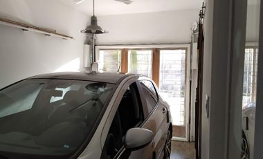 Casa PH en venta en Bernal Centro