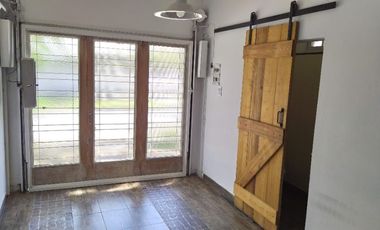 Casa PH en venta en Bernal Centro