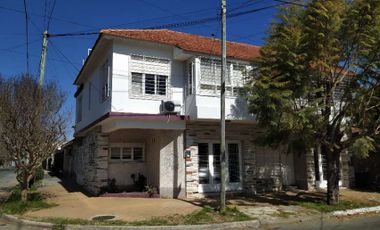 Casa PH en venta en Bernal Centro