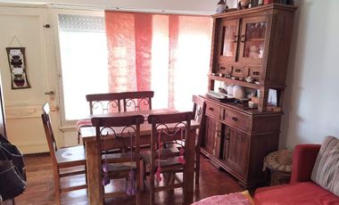 Casa PH en venta en Bernal Centro