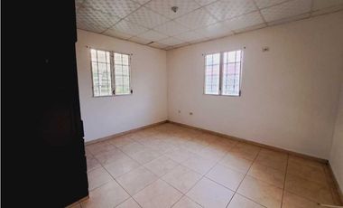 ALQUILO CASA DE 3HAB A PASOS DEL FEDERAL MALL