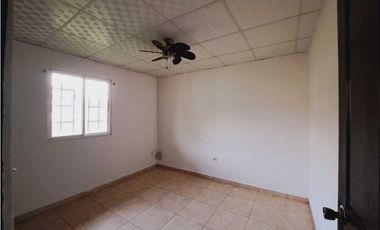 ALQUILO CASA DE 3HAB A PASOS DEL FEDERAL MALL