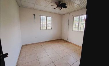 ALQUILO CASA DE 3HAB A PASOS DEL FEDERAL MALL