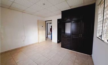 ALQUILO CASA DE 3HAB A PASOS DEL FEDERAL MALL