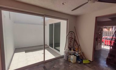 CASA EN VENTA CON LOCAL COMERCIAL EN ESQUINA FRACC. REFORMA VERACRUZ,VER.