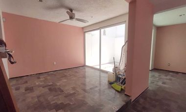 CASA EN VENTA CON LOCAL COMERCIAL EN ESQUINA FRACC. REFORMA VERACRUZ,VER.