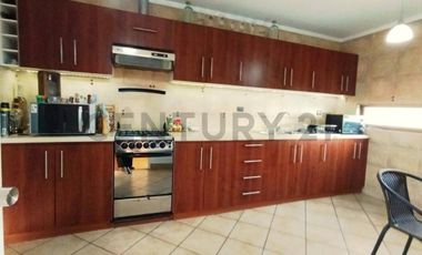 Se Vende casa con amplio terreno, Rojas Magallanes, La Florida